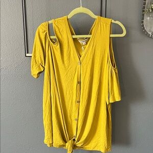 👚WOMENS Mustard Yellow Button-Down Women's Top Davi and Dani NWT
